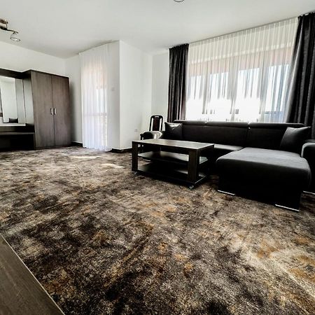 Motel Infinit Târgu Jiu エクステリア 写真
