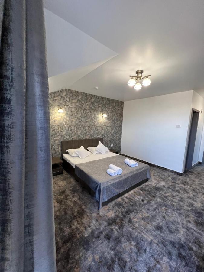 Motel Infinit Târgu Jiu エクステリア 写真