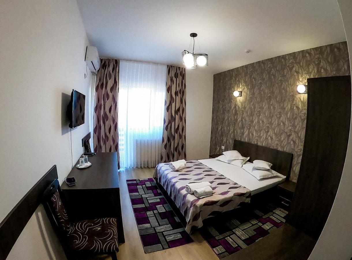 Motel Infinit Târgu Jiu エクステリア 写真
