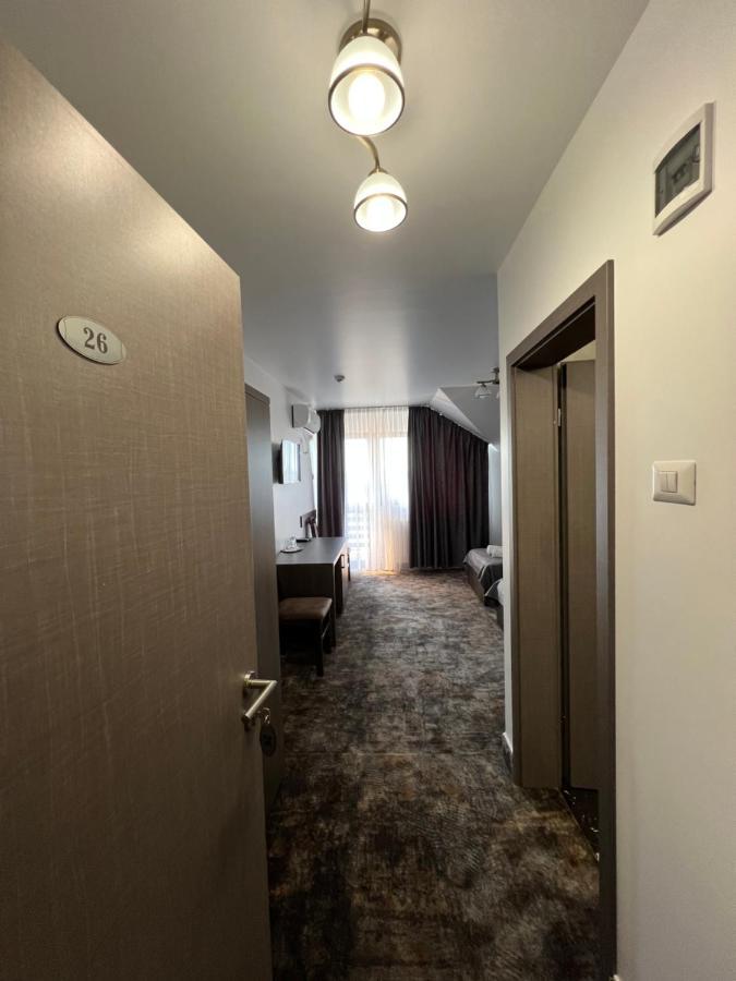 Motel Infinit Târgu Jiu エクステリア 写真