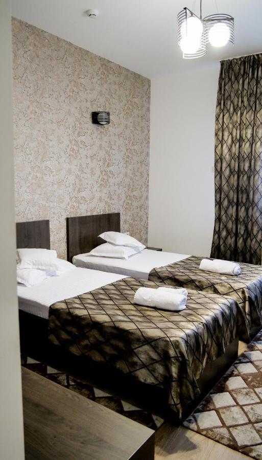 Motel Infinit Târgu Jiu エクステリア 写真