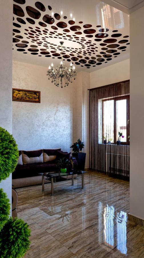Motel Infinit Târgu Jiu エクステリア 写真